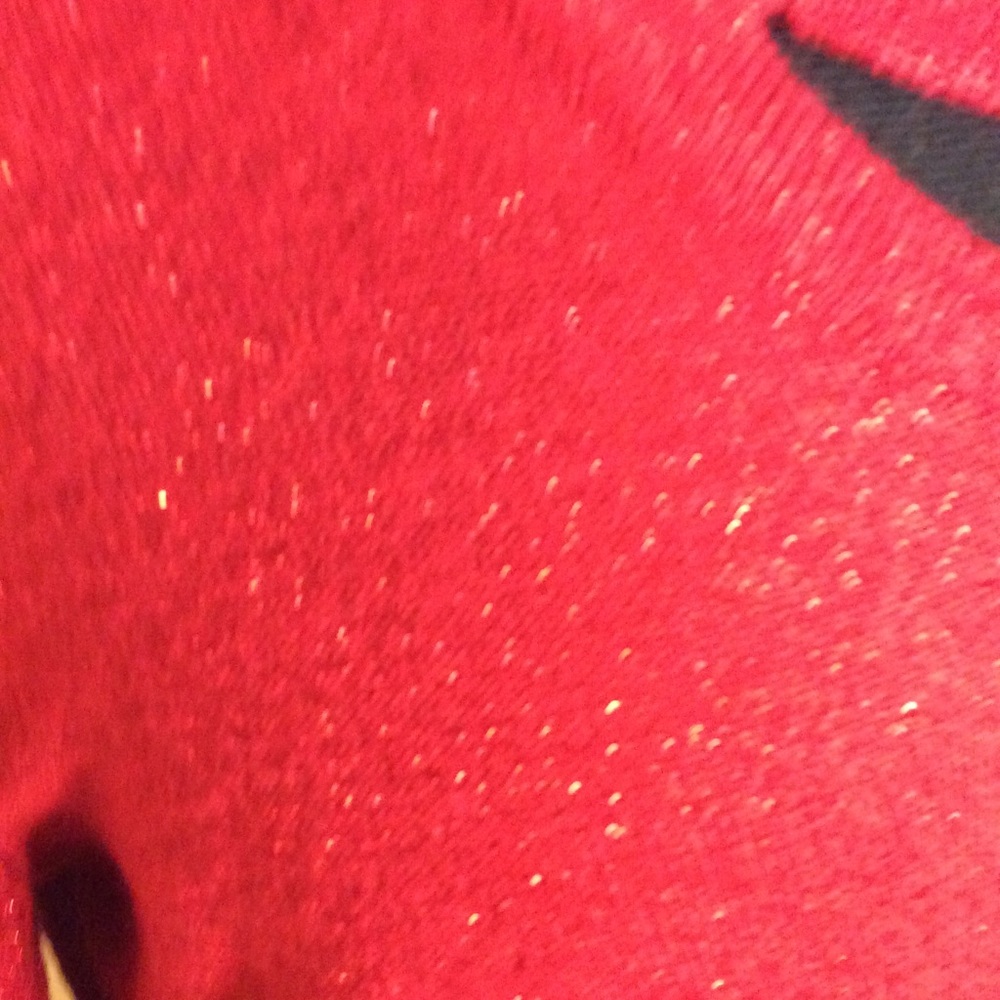 JM Collection Shimmering Red Top - Picture 4 of 8